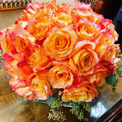 ORANGE ROSES IN CUBE ORANGE ROSES IN CUBE